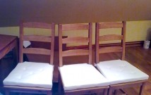 Hodinový manžel Praha: Sestavení stolu a židlí IKEA